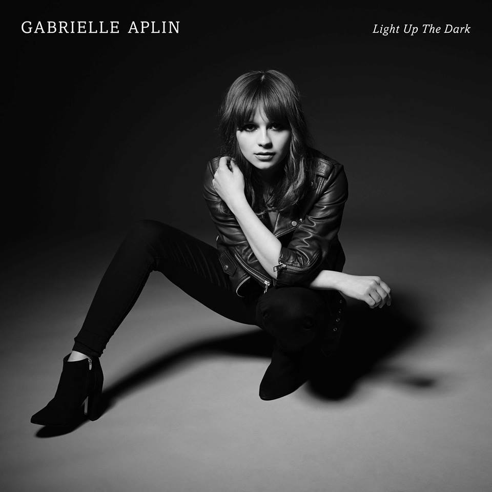 Gabrielle Aplin - Light Up The Dark - Tekst piosenki, lyrics | Tekściki.pl
