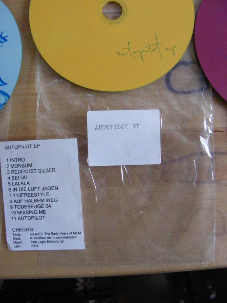 Maeckes - Autopilot EP - Tekst piosenki, lyrics | Tekściki.pl