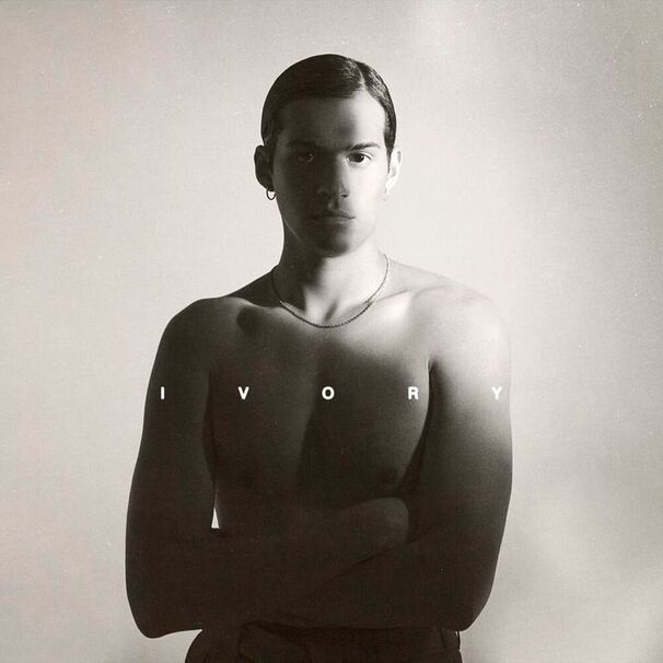 Omar Apollo - Ivory - Tekst piosenki, lyrics | Tekściki.pl