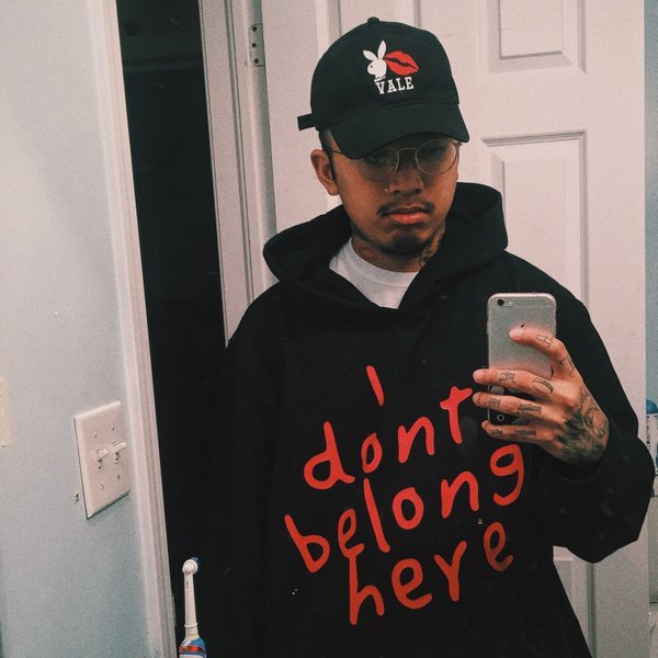 Pryde - i dont belong here - Tekst piosenki, lyrics | Tekściki.pl