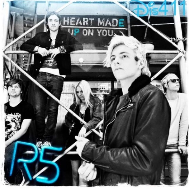 R5 - Heart Made Up On You - Tekst piosenki, lyrics | Tekściki.pl