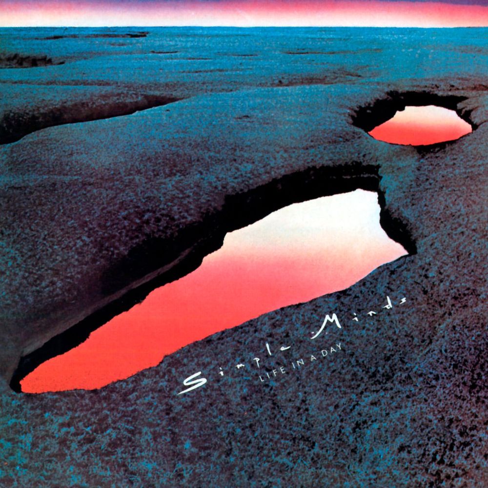 Simple Minds - Life in a Day - Tekst piosenki, lyrics | Tekściki.pl