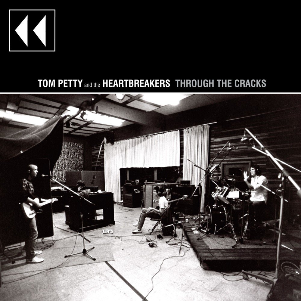 Tom Petty and the Heartbreakers - Through the Cracks - Tekst piosenki, lyrics | Tekściki.pl