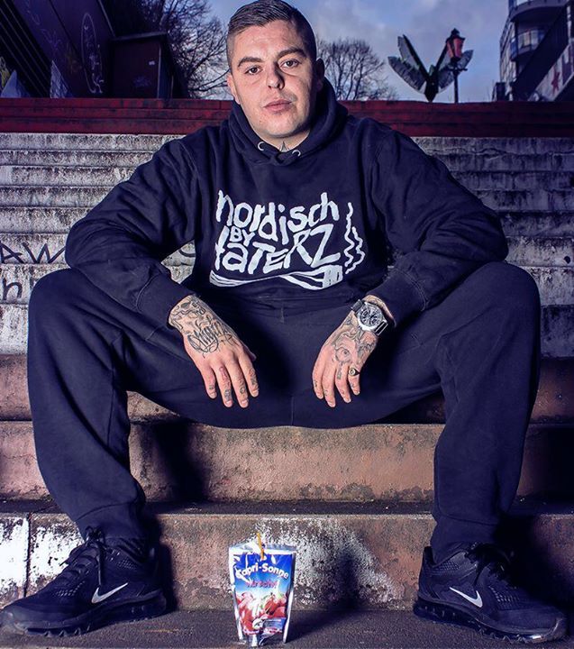 AchtVier - Artysta, teksty piosenek, lyrics - teksciki.pl