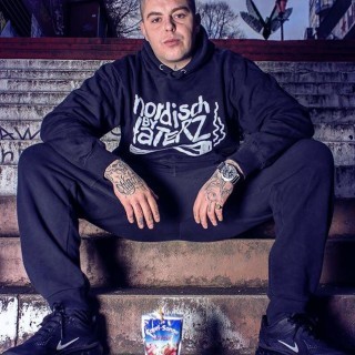 AchtVier - Artysta, teksty piosenek, lyrics - teksciki.pl