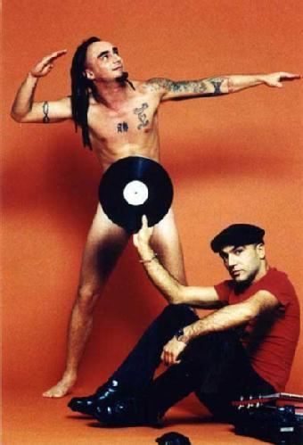 Articolo 31 - Artysta, teksty piosenek, lyrics - teksciki.pl