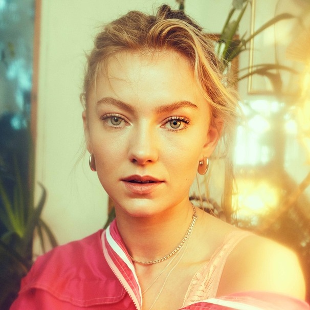 Astrid S - Artysta, teksty piosenek, lyrics - teksciki.pl