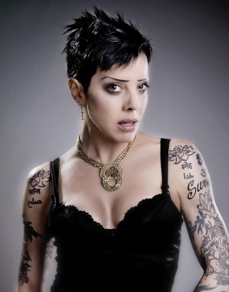 Bif Naked - Artysta, teksty piosenek, lyrics - teksciki.pl