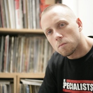 DJ Revolution - Artysta, teksty piosenek, lyrics - teksciki.pl