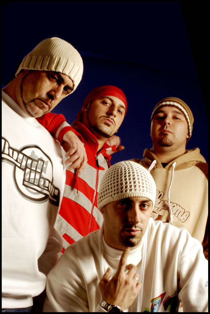 Falsalarma - Artysta, teksty piosenek, lyrics - teksciki.pl