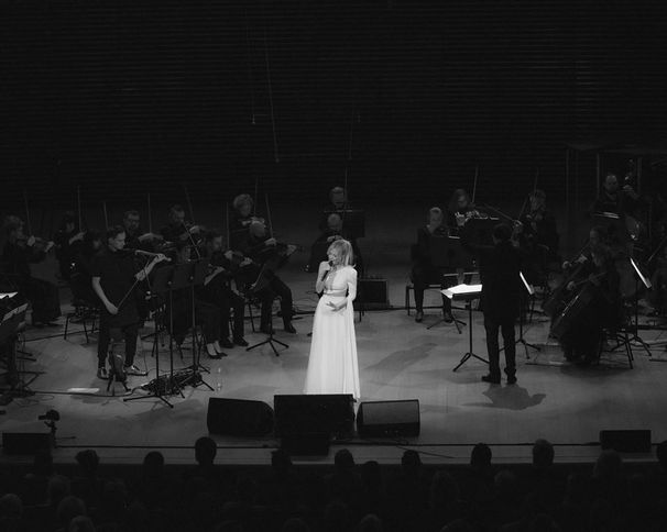 Kasia Moś & AUKSO - Artysta, teksty piosenek, lyrics - teksciki.pl