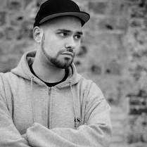 Koljah - Artysta, teksty piosenek, lyrics - teksciki.pl
