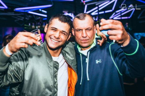 MOBBYN - Artysta, teksty piosenek, lyrics - teksciki.pl