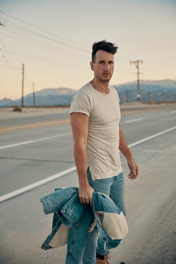 Russell Dickerson - Artysta, teksty piosenek, lyrics - teksciki.pl