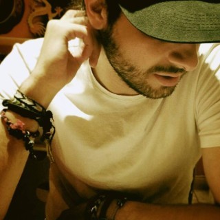 Sadegh - Artysta, teksty piosenek, lyrics - teksciki.pl