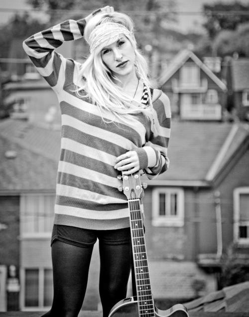 Sarah Blackwood - Artysta, teksty piosenek, lyrics - teksciki.pl