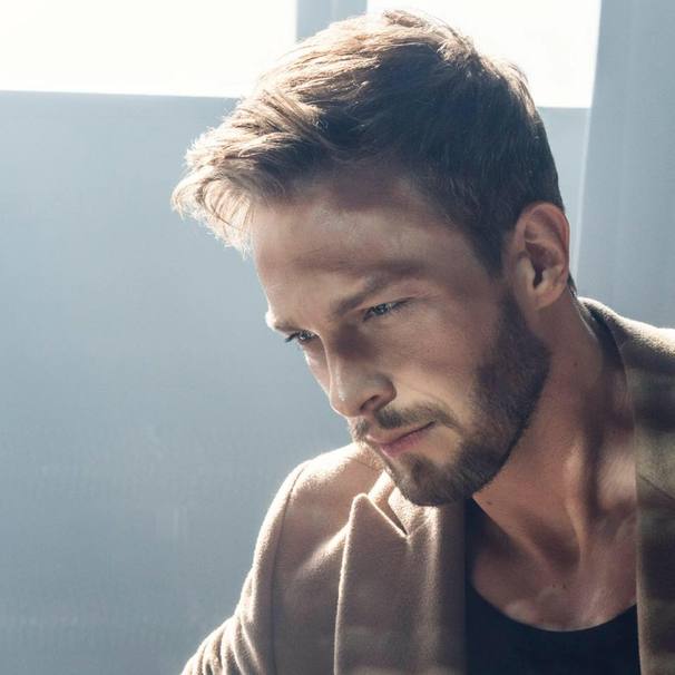 Sławek Uniatowski - Artysta, teksty piosenek, lyrics - teksciki.pl