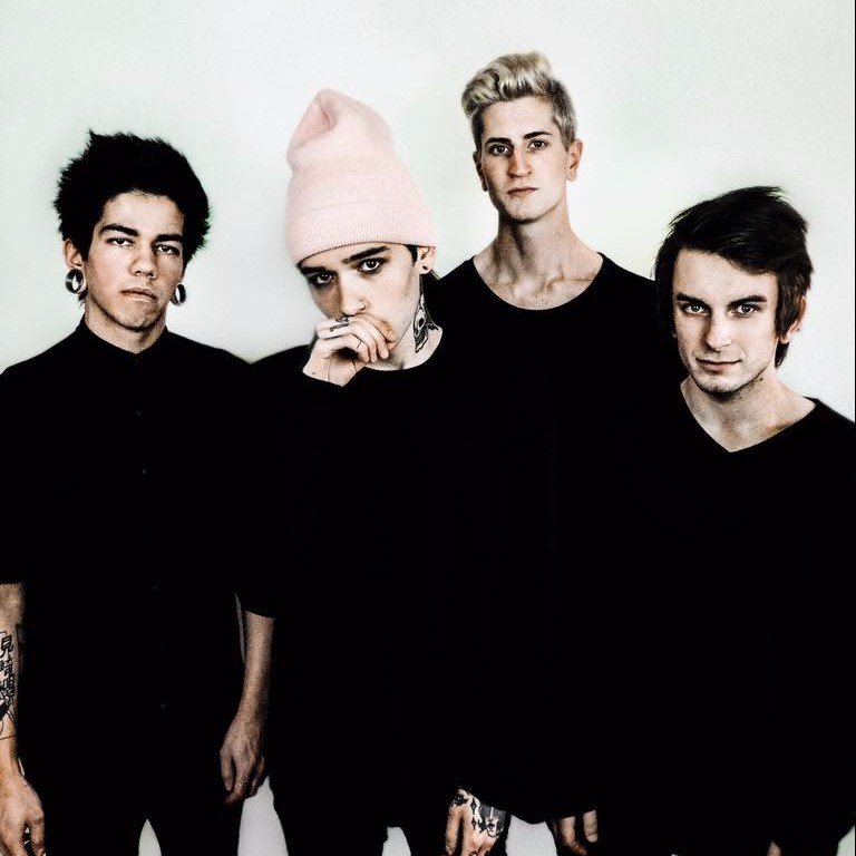 Sworn In - Artysta, teksty piosenek, lyrics - teksciki.pl