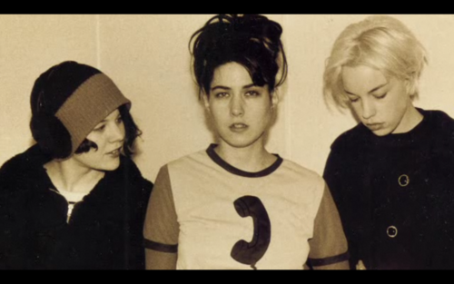 Bikini Kill - Anti-Pleasure Dissertation - Tekst piosenki, lyrics - teksciki.pl