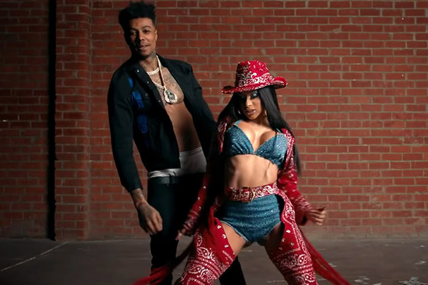 Blueface - Blueface feat. Cardi B - Thotiana - Tekst piosenki, lyrics - teksciki.pl