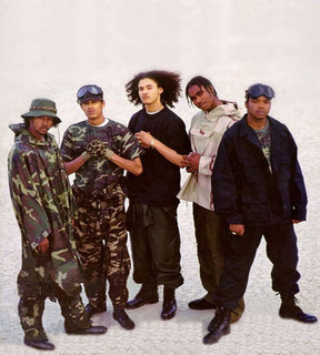 Bone Thugs-n-Harmony - 2 Glocks - Tekst piosenki, lyrics - teksciki.pl