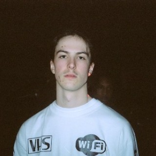 Bones - EyesClosed - Tekst piosenki, lyrics - teksciki.pl