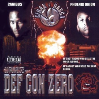 Cloak N Dagga - Sit Yo Hot Ass Down - Tekst piosenki, lyrics - teksciki.pl