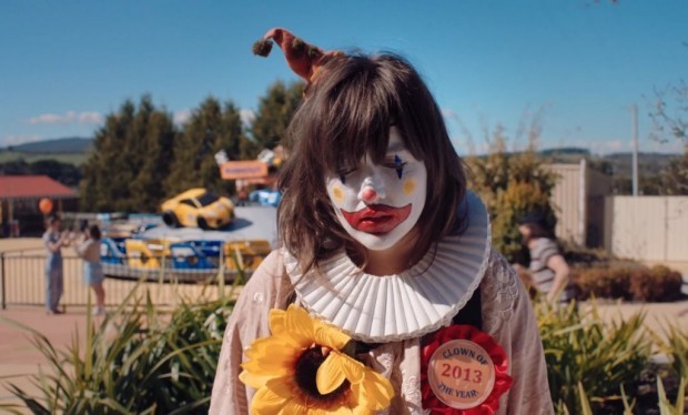 Courtney Barnett - Pedestrian At Best - Tekst piosenki, lyrics - teksciki.pl