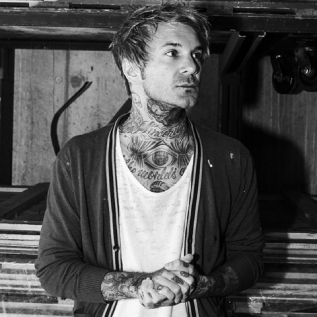 Craig Owens - Fragile - Tekst piosenki, lyrics - teksciki.pl