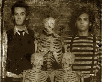 Creature Feature - Dr. Sawbones - Tekst piosenki, lyrics - teksciki.pl