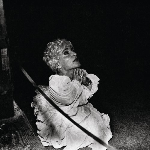 Deerhunter - Basement Scene - Tekst piosenki, lyrics - teksciki.pl