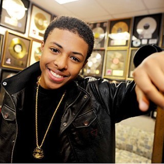 Diggy Simmons - Fakin - Tekst piosenki, lyrics - teksciki.pl