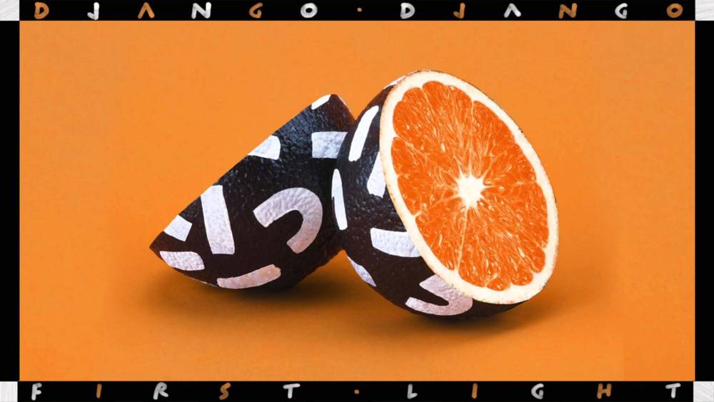 Django Django - First Light - Tekst piosenki, lyrics - teksciki.pl