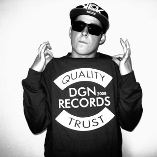 Dragon (DGN) - Weź Bucha - Tekst piosenki, lyrics - teksciki.pl