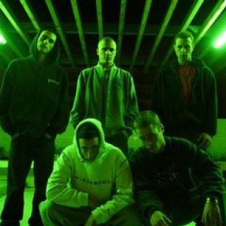 Droogz Brigade - La famille Kennedy - Tekst piosenki, lyrics - teksciki.pl