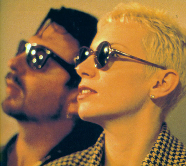 Eurythmics - The Miracle Of Love - Tekst piosenki, lyrics - teksciki.pl