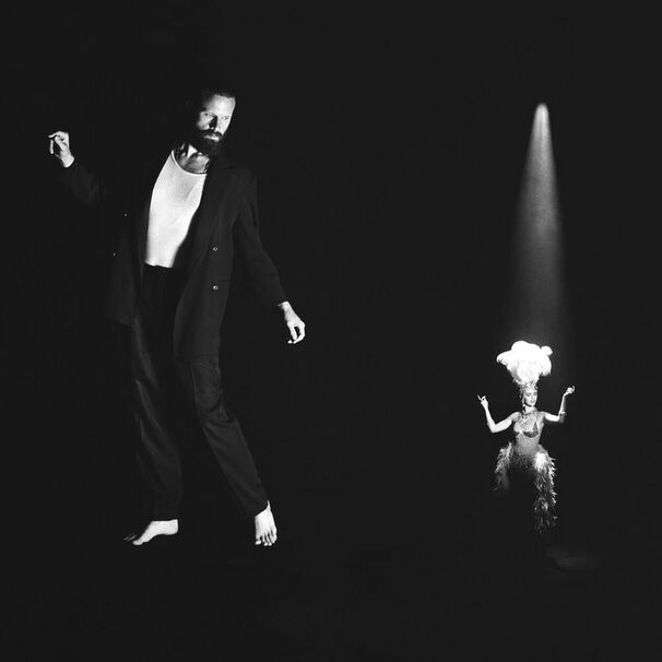 Father John Misty - Q4 - Tekst piosenki, lyrics - teksciki.pl