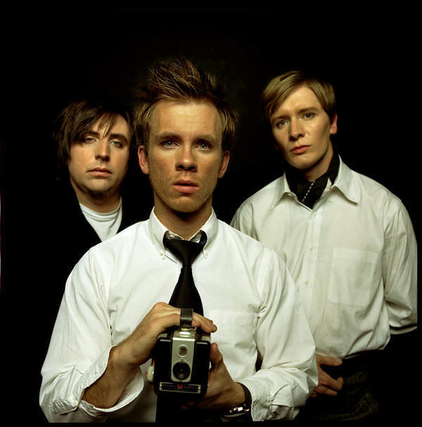 Fine China - Labor Saving Device - Tekst piosenki, lyrics - teksciki.pl