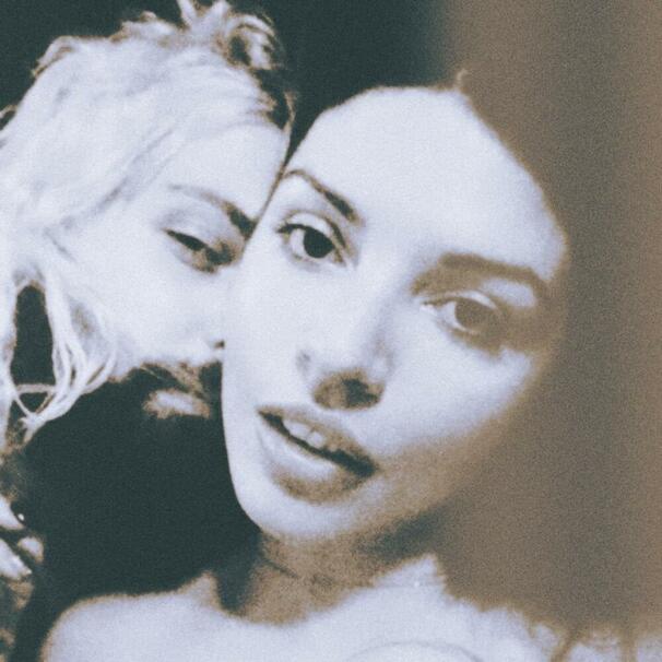 Flora Cash - Feeling So Down - Tekst piosenki, lyrics - teksciki.pl