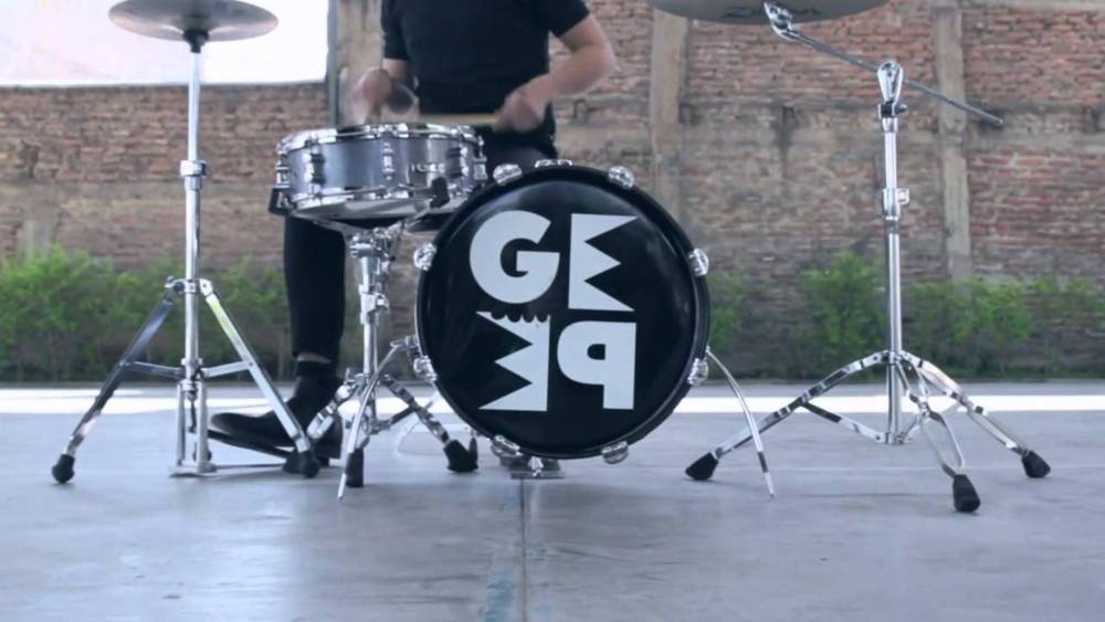 Gepe - Con Un Solo Zapato No Se Puede Caminar - Tekst piosenki, lyrics - teksciki.pl