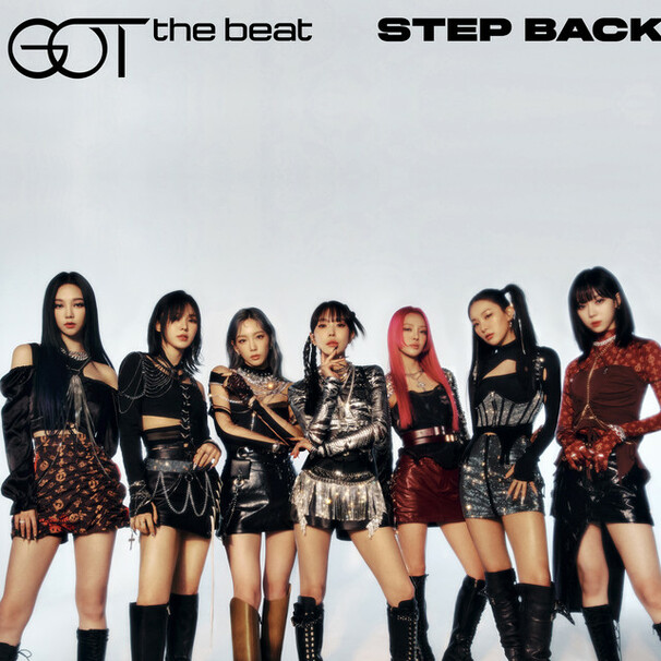 GOT the beat - Step Back - Tekst piosenki, lyrics - teksciki.pl