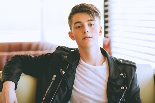 Greyson Chance - More Than Me - Tekst piosenki, lyrics - teksciki.pl