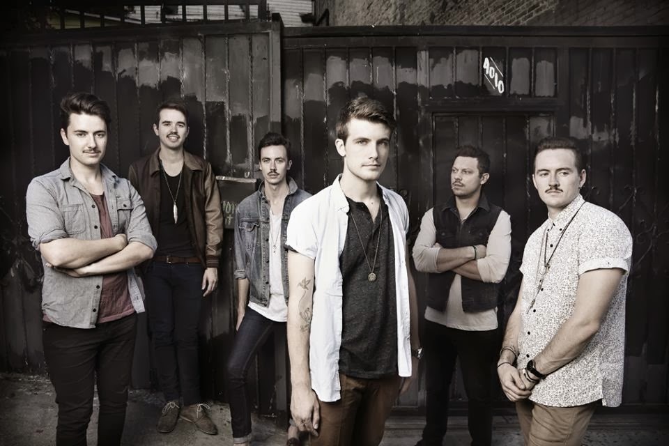 Hands Like Houses - Glasshouse - Tekst piosenki, lyrics - teksciki.pl