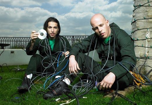 Infected Mushroom - Fields of grey (ft. Sasha Grey) - Tekst piosenki, lyrics - teksciki.pl