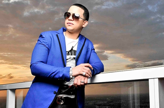 J Alvarez - Eso en 4 no se ve (feat. nejo y dalmata & luigi 21 plus) - Tekst piosenki, lyrics - teksciki.pl
