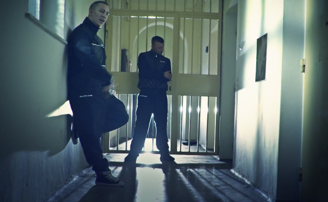 Kollegah und Farid Bang - Du kennst den Westen - Tekst piosenki, lyrics - teksciki.pl