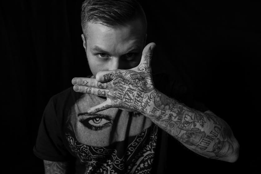 Kontra K - Kein Herz - Tekst piosenki, lyrics - teksciki.pl