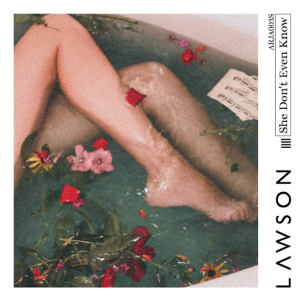 Lawson - She Don't Even Know - Tekst piosenki, lyrics - teksciki.pl