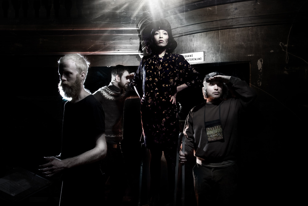 Little Dragon - A New - Tekst piosenki, lyrics - teksciki.pl