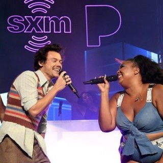 Lizzo - Lizzo , Harry Styles - Juice - Tekst piosenki, lyrics - teksciki.pl